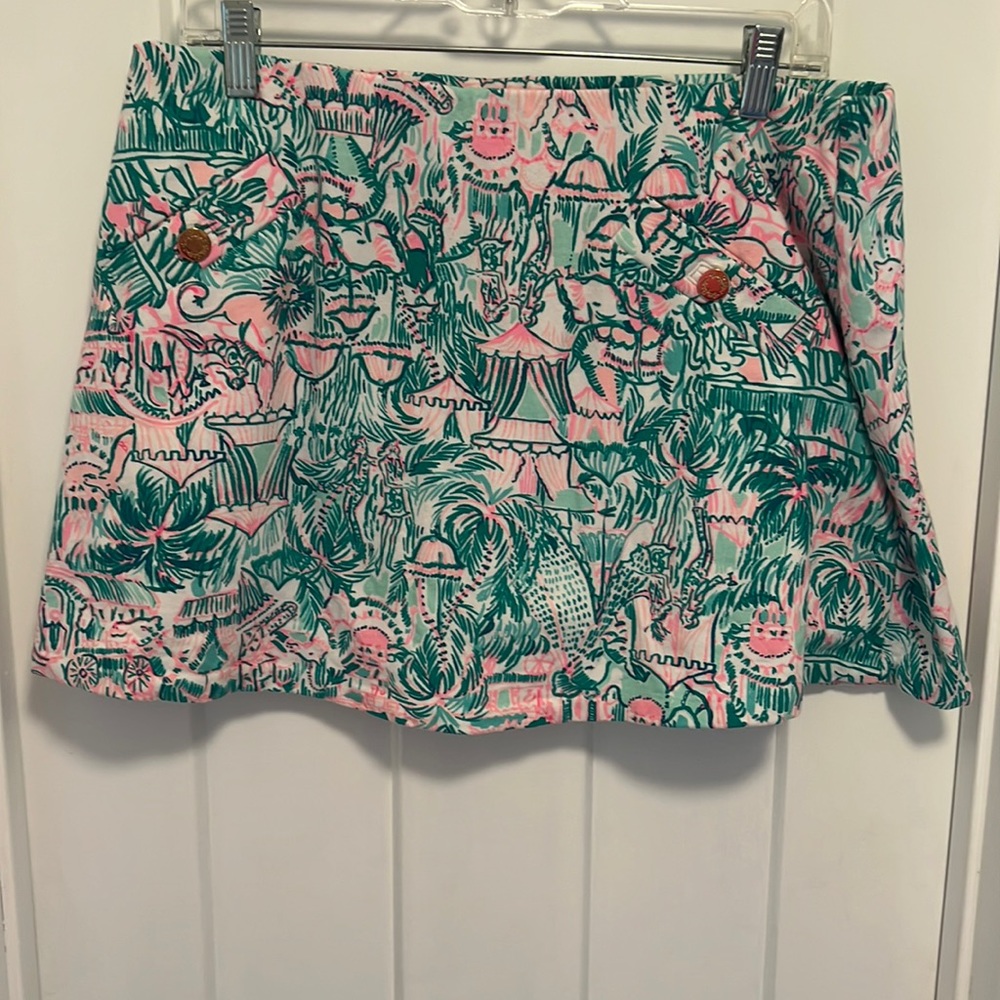 Lilly Pulitzer skort, stretchy waist, cotton lined skort, size large